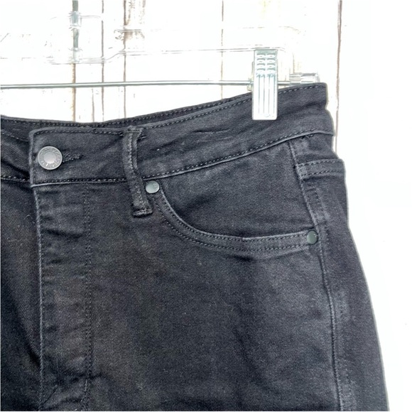 Judy Blue Black Cutoff Stretch Shorts - Picture 3 of 5